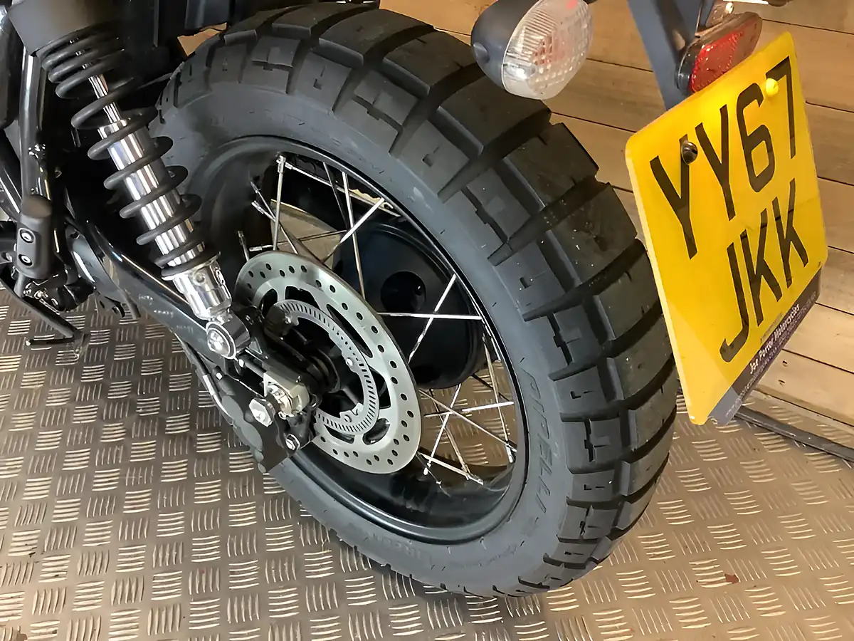 Used 2017 Triumph Street Scrambler Red - Interior and Exterior details 19