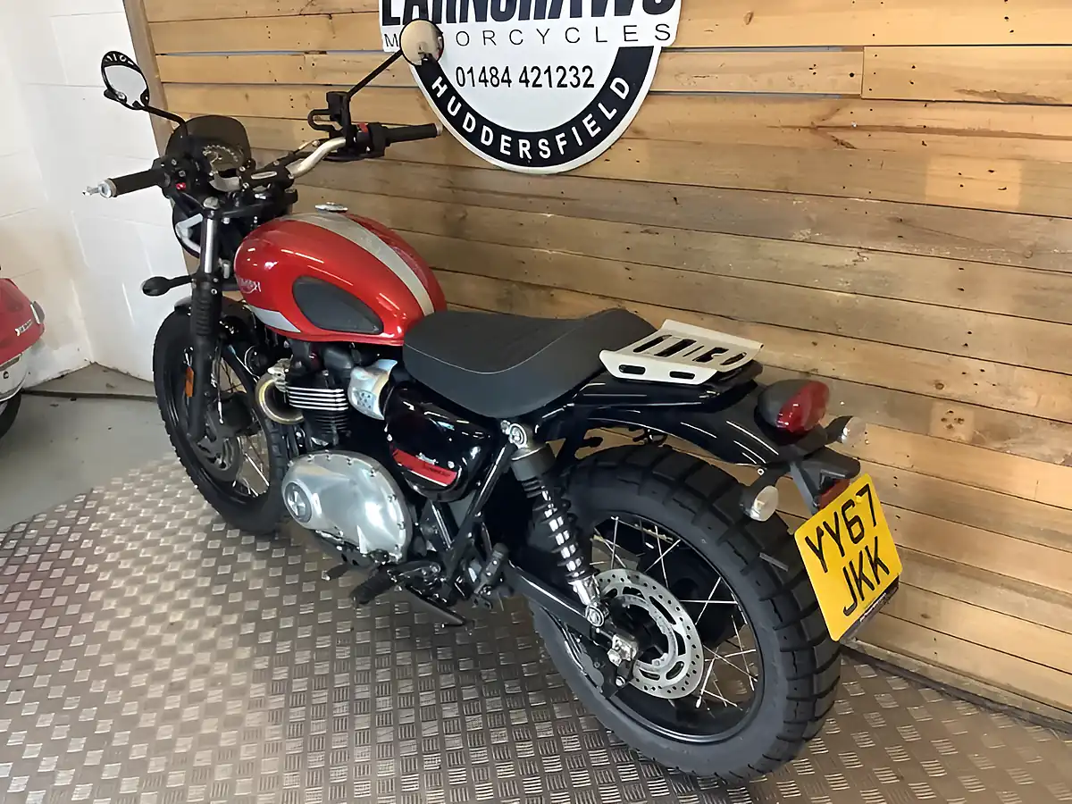 Used 2017 Triumph Street Scrambler Red - Interior and Exterior details 6