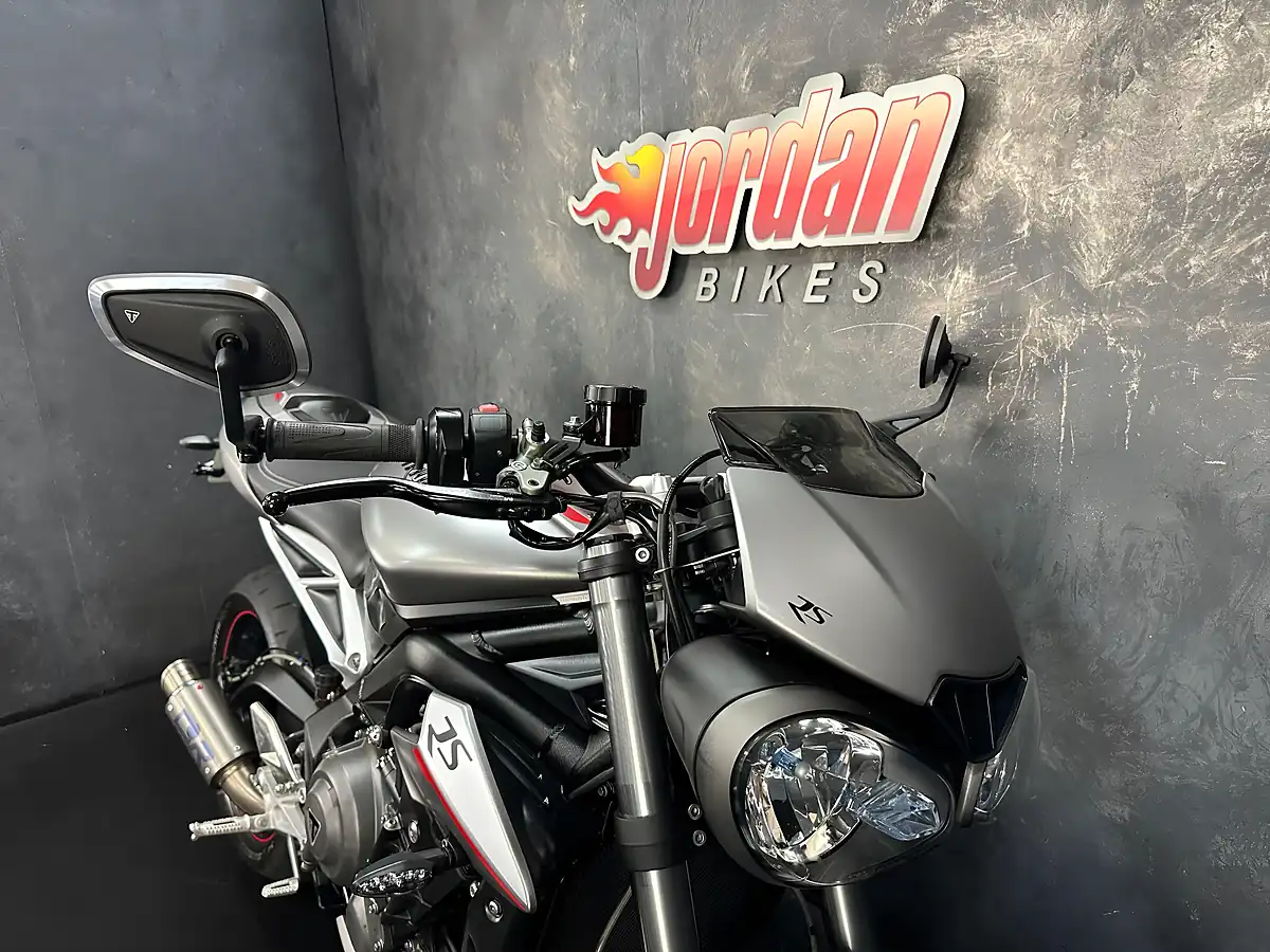 Used 2017 Triumph Street Triple RS Silver - Interior and Exterior details 11