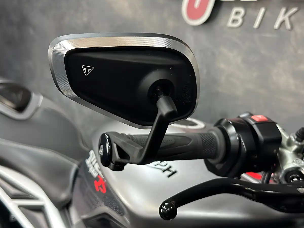 Used 2017 Triumph Street Triple RS Silver - Interior and Exterior details 14