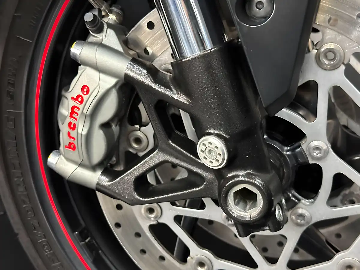 Used 2017 Triumph Street Triple RS Silver - Interior and Exterior details 15