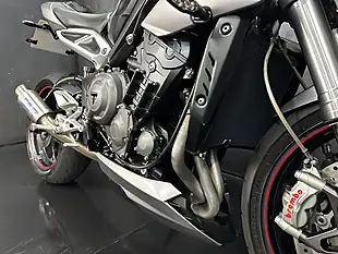 Used 2017 Triumph Street Triple RS Silver - Interior and Exterior details 17