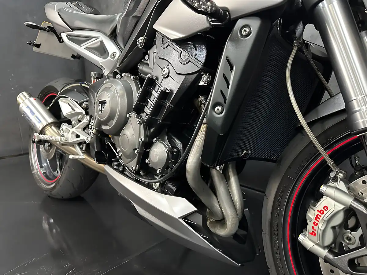 Used 2017 Triumph Street Triple RS Silver - Interior and Exterior details 17