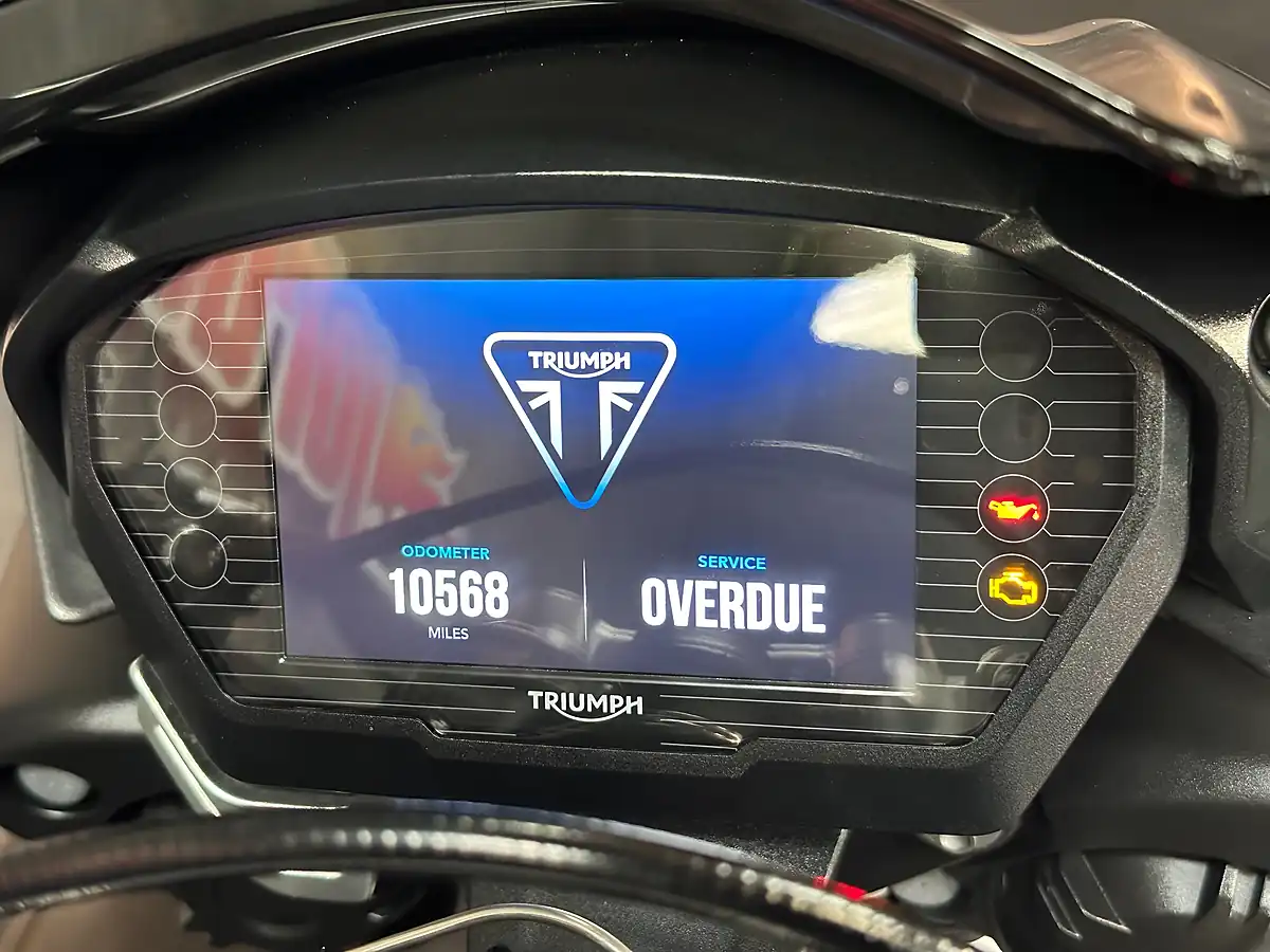 Used 2017 Triumph Street Triple RS Silver - Interior and Exterior details 3