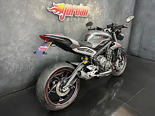 Used 2017 Triumph Street Triple RS Silver - Interior and Exterior details 6