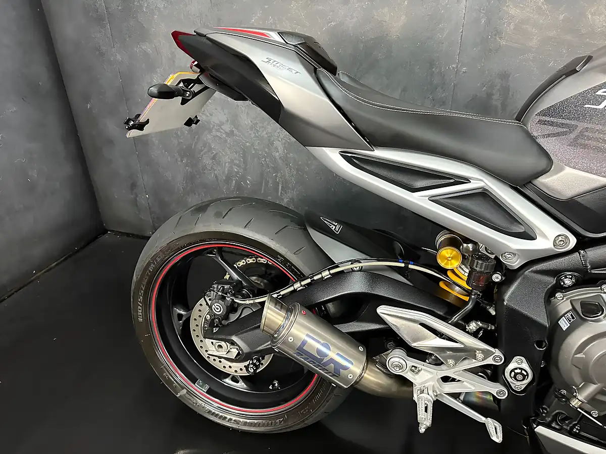 Used 2017 Triumph Street Triple RS Silver - Interior and Exterior details 7