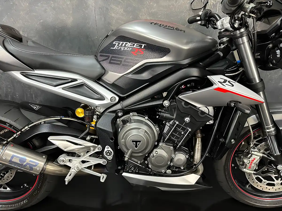 Used 2017 Triumph Street Triple RS Silver - Interior and Exterior details 8
