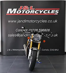 Used 2017 Triumph Thruxton R Silver - Interior and Exterior details 3