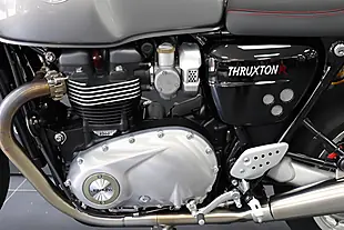 Used 2017 Triumph Thruxton R Silver - Interior and Exterior details 7