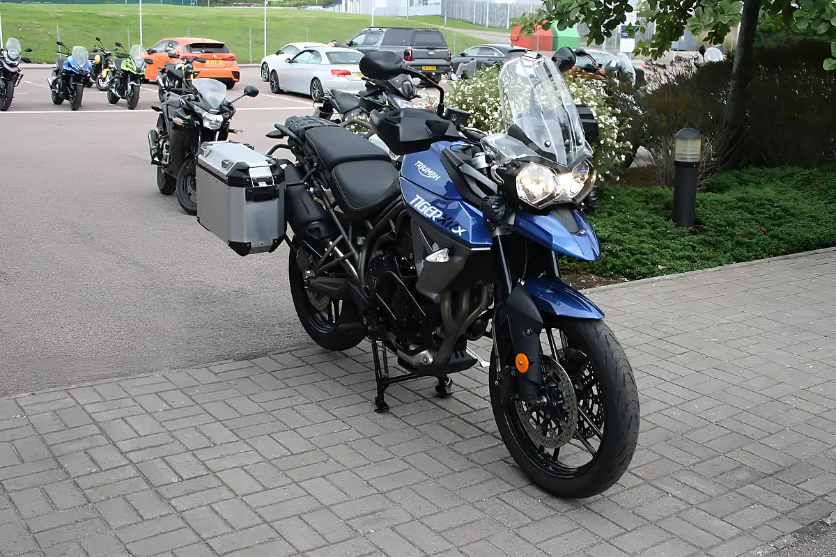 Used 2017 Triumph Tiger 800 Xrx Blue - Interior and Exterior details 4