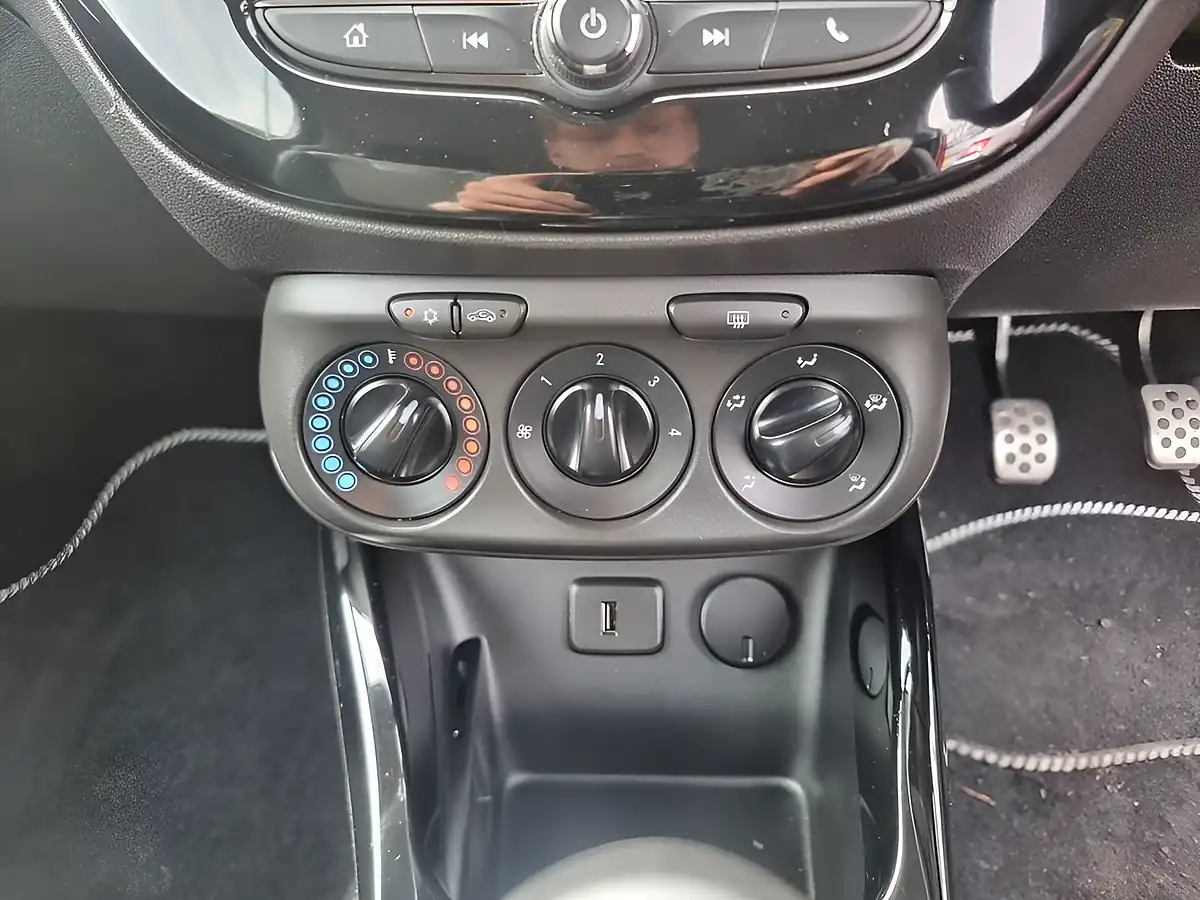 Used 2017 Vauxhall Adam Energised Red - Interior and Exterior details 12