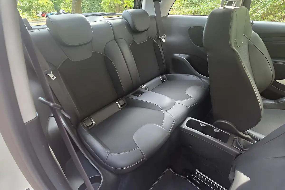 Used 2017 Vauxhall Adam Energised White - Interior and Exterior details 14