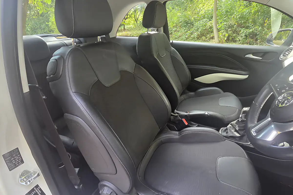 Used 2017 Vauxhall Adam Energised White - Interior and Exterior details 15
