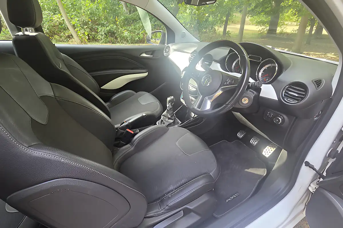 Used 2017 Vauxhall Adam Energised White - Interior and Exterior details 16