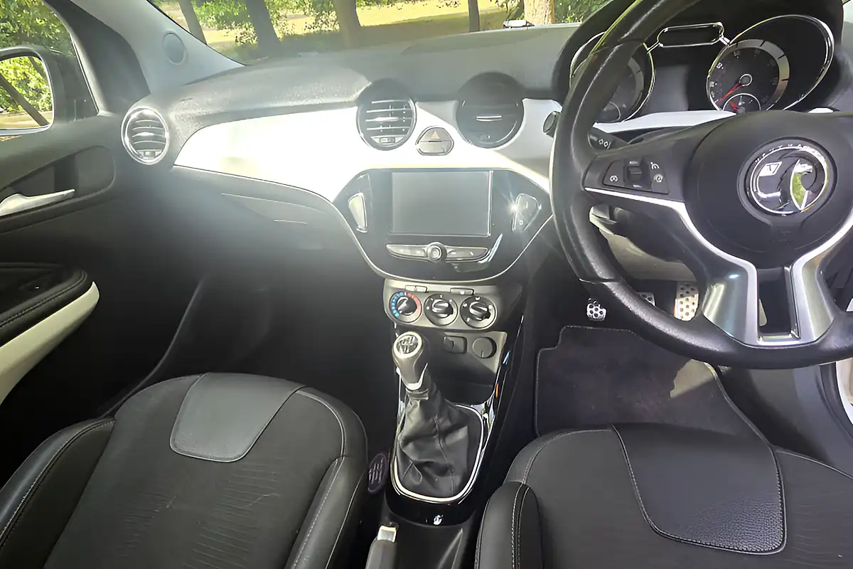Used 2017 Vauxhall Adam Energised White - Interior and Exterior details 17
