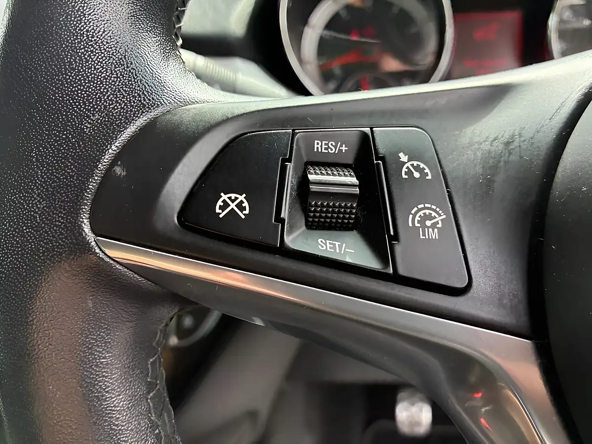 Used 2017 Vauxhall Adam Energised White - Interior and Exterior details 13