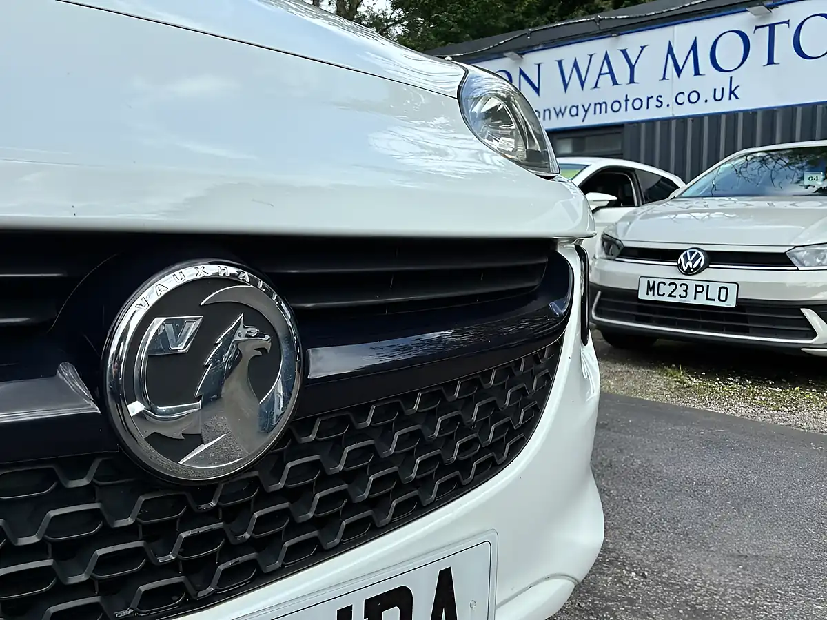 Used 2017 Vauxhall Adam Energised White - Interior and Exterior details 3