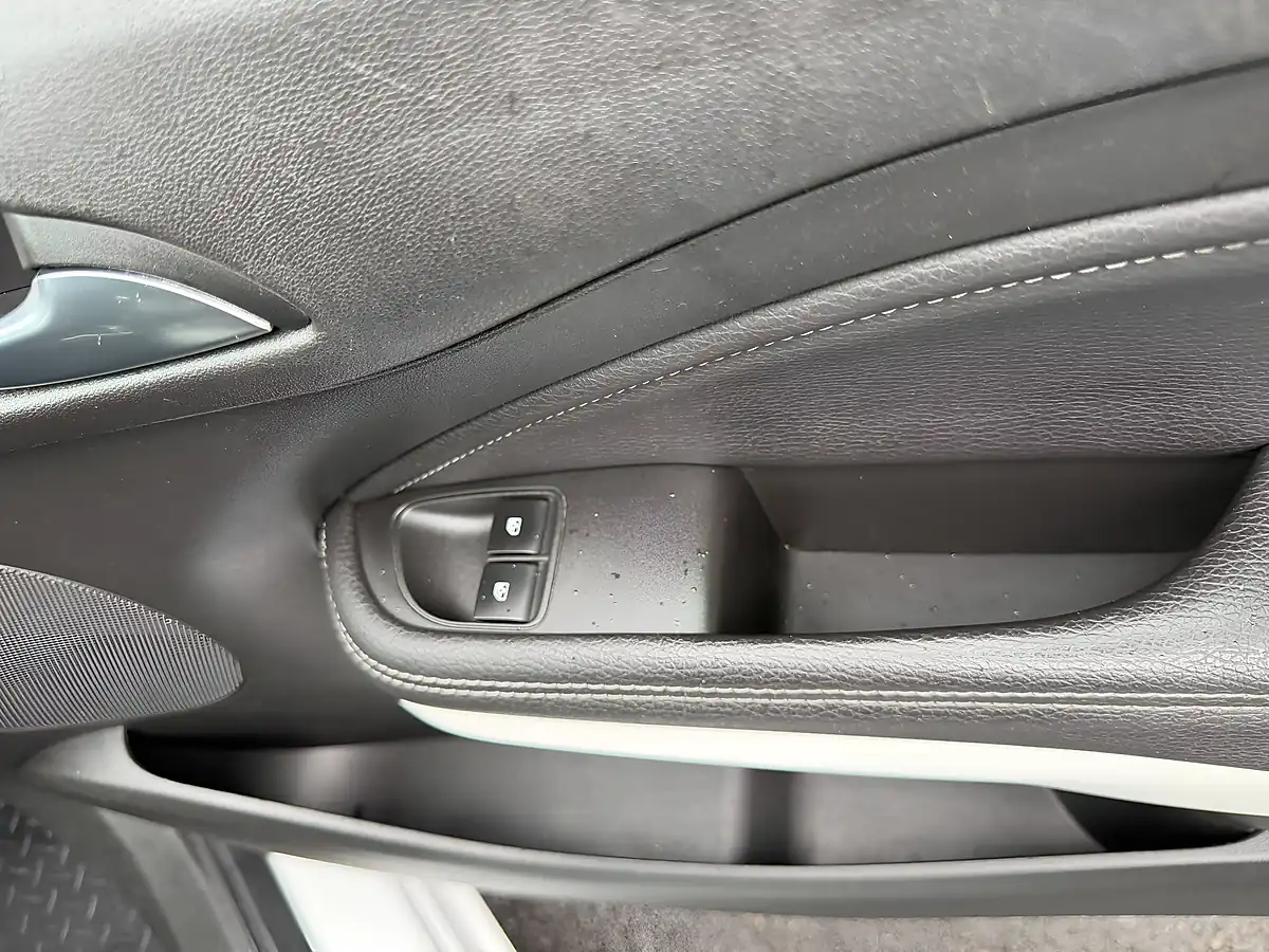 Used 2017 Vauxhall Adam Energised White - Interior and Exterior details 10