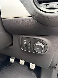 Used 2017 Vauxhall Adam Energised White - Interior and Exterior details 11