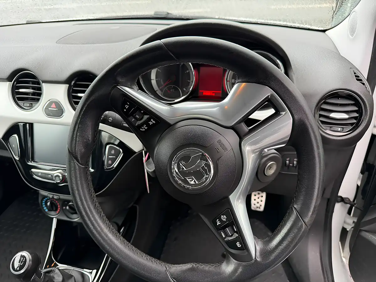 Used 2017 Vauxhall Adam Energised White - Interior and Exterior details 7