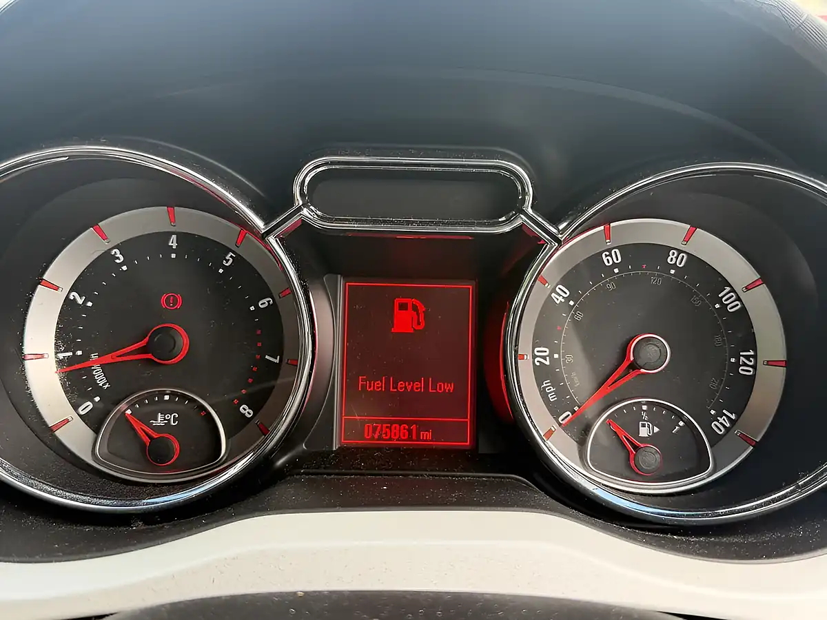 Used 2017 Vauxhall Adam Energised White - Interior and Exterior details 16