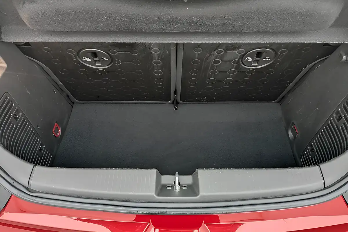 Used 2017 Vauxhall Adam Jam Red - Interior and Exterior details 19