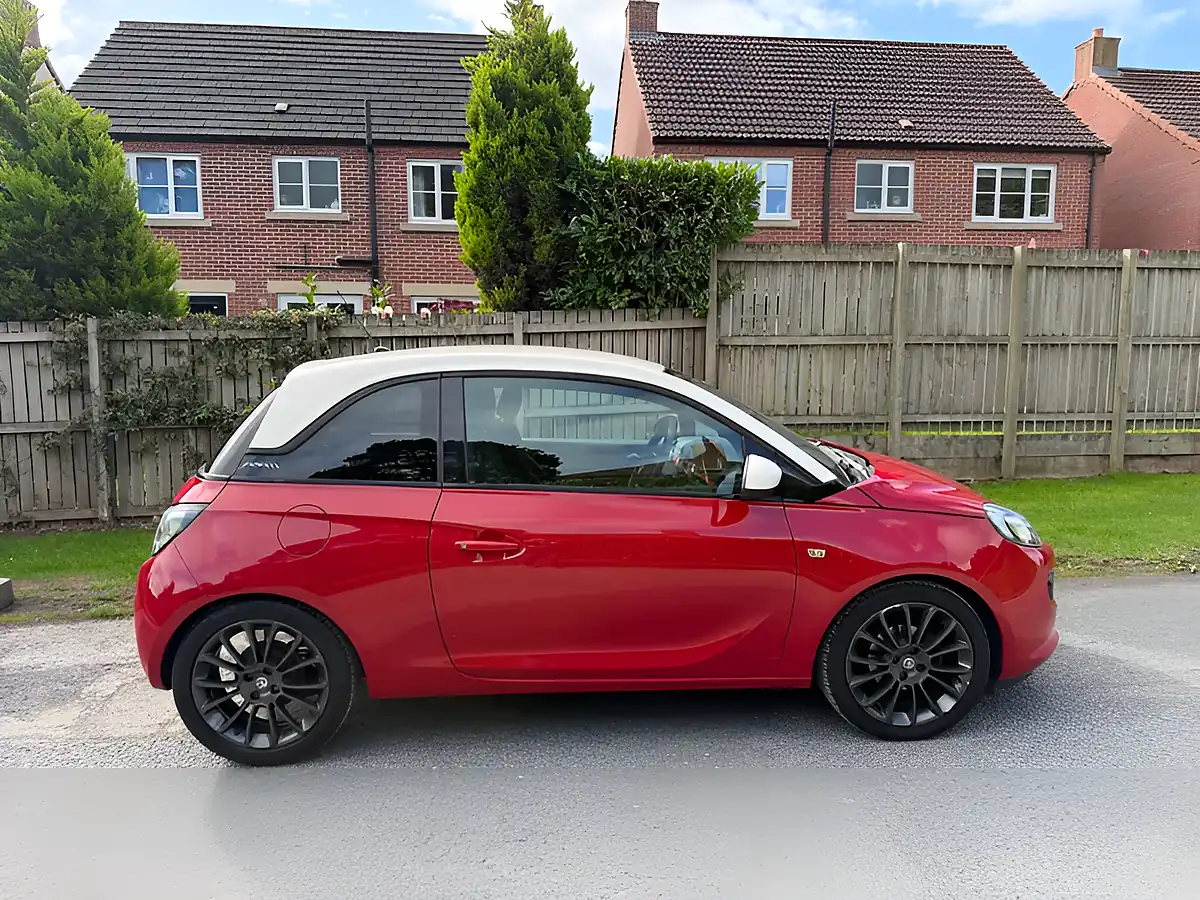 Used 2017 Vauxhall Adam Jam Red - Interior and Exterior details 3