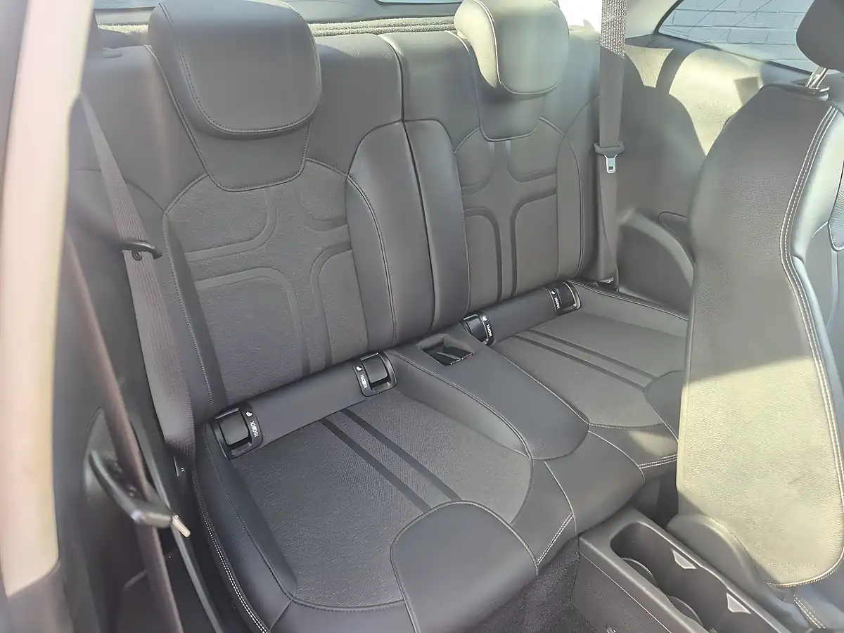 Used 2017 Vauxhall Adam Slam Black - Interior and Exterior details 16