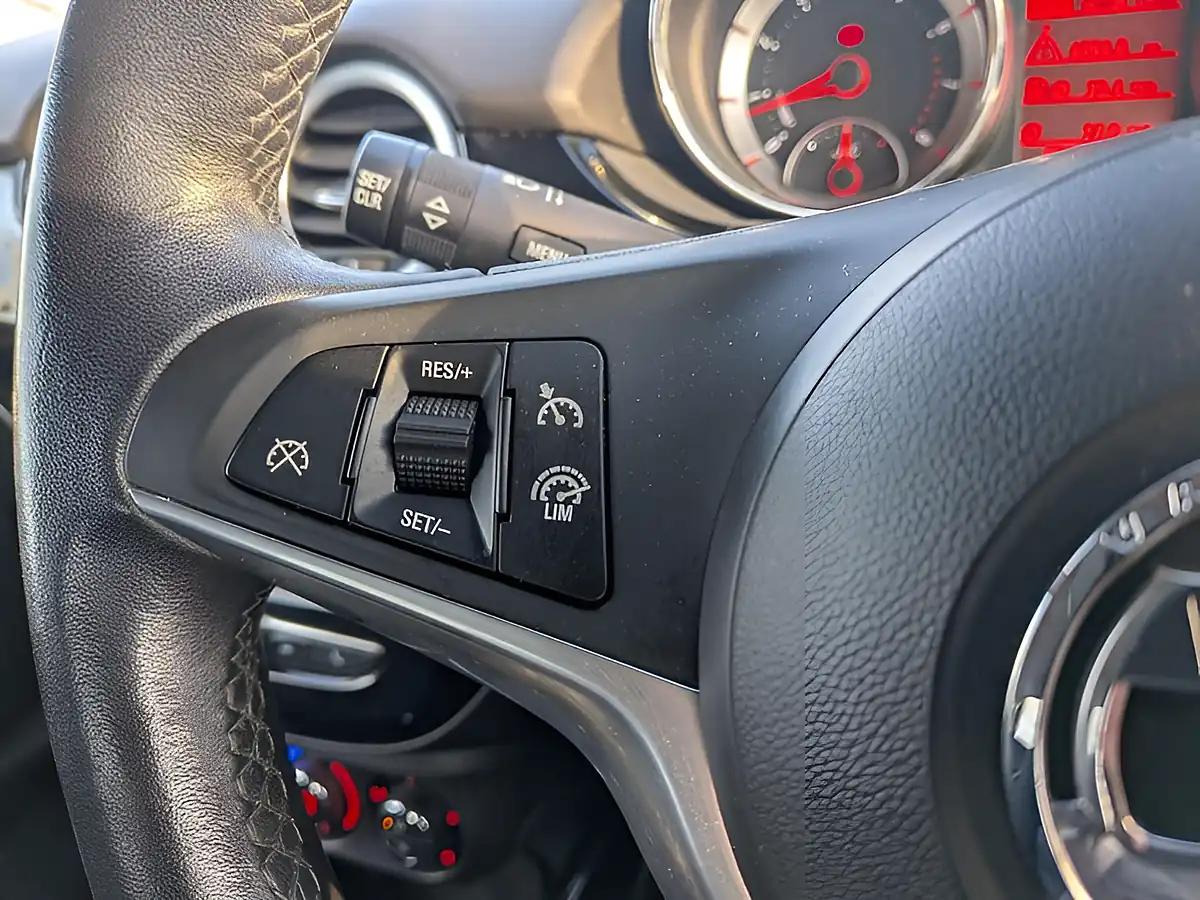 Used 2017 Vauxhall Adam Slam White - Interior and Exterior details 12