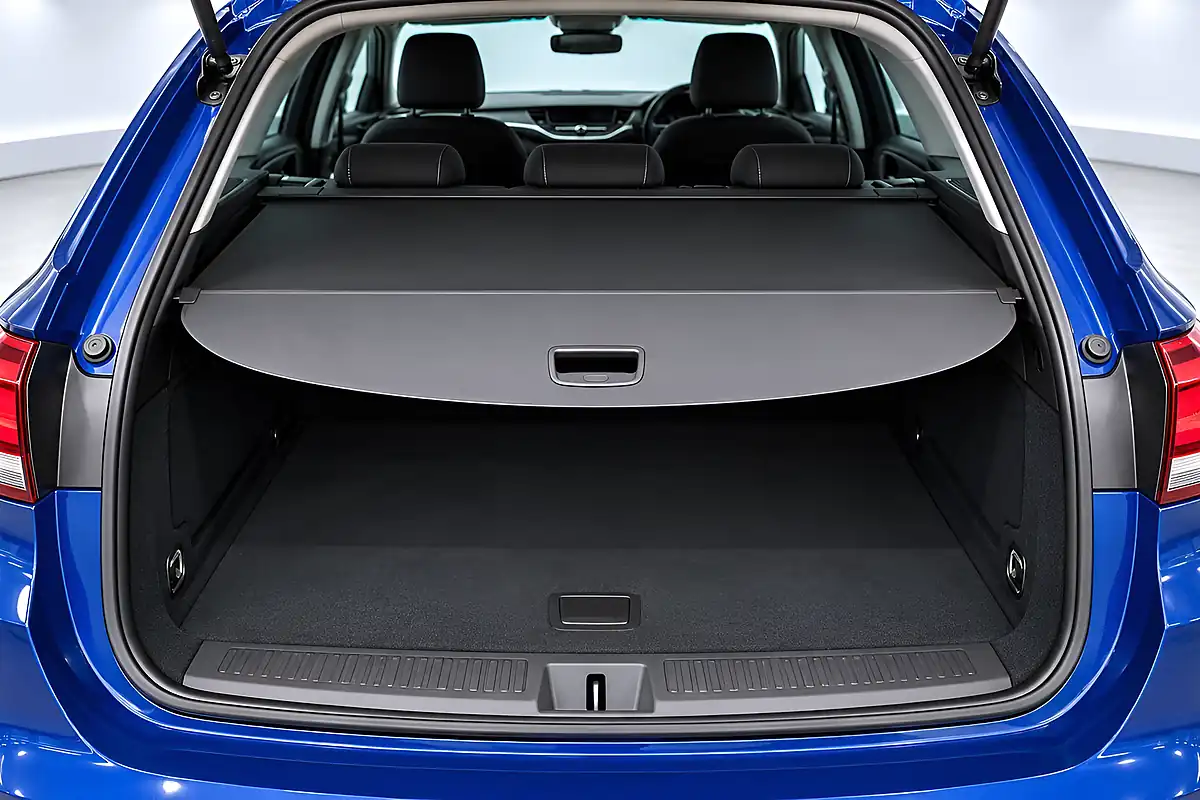 Used 2017 Vauxhall Astra Design Blue - Interior and Exterior details 10