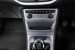 Used 2017 Vauxhall Astra Design Blue - Interior and Exterior details 13