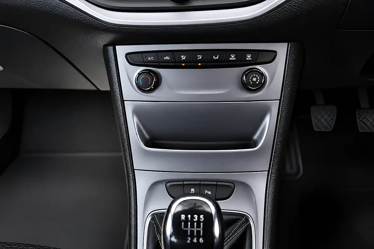 Used 2017 Vauxhall Astra Design Blue - Interior and Exterior details 13