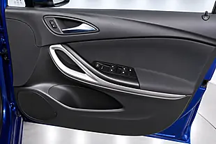 Used 2017 Vauxhall Astra Design Blue - Interior and Exterior details 15