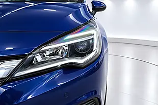 Used 2017 Vauxhall Astra Design Blue - Interior and Exterior details 5