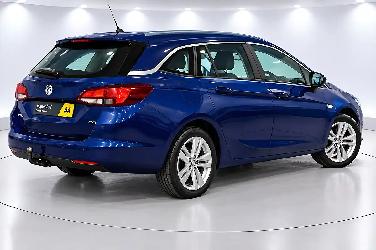 Used 2017 Vauxhall Astra Design Blue - Interior and Exterior details 6