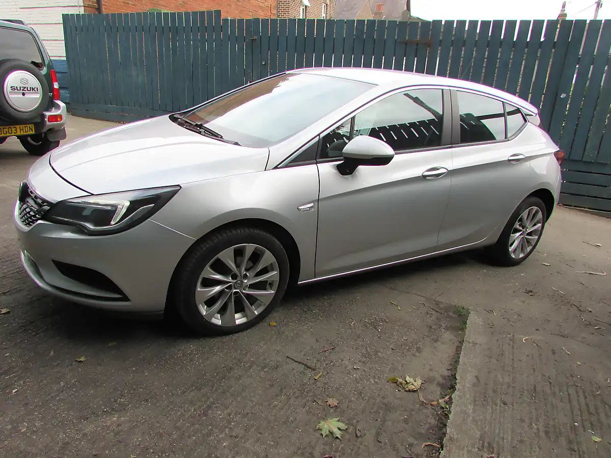 Used 2017 Vauxhall Astra Design Silver - Interior and Exterior details 10