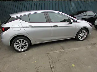 Used 2017 Vauxhall Astra Design Silver - Interior and Exterior details 4