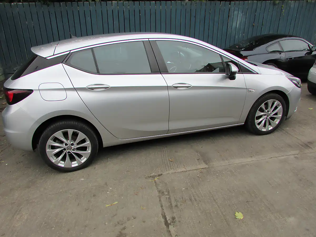 Used 2017 Vauxhall Astra Design Silver - Interior and Exterior details 4