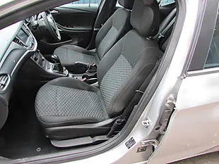 Used 2017 Vauxhall Astra Design Silver - Interior and Exterior details 5