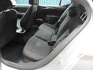 Used 2017 Vauxhall Astra Design Silver - Interior and Exterior details 6