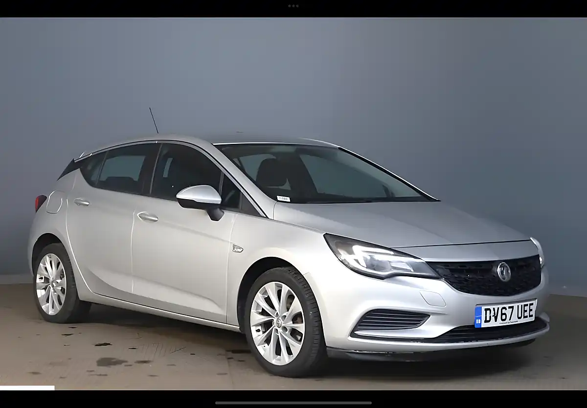 Used 2017 Vauxhall Astra Design Silver - Interior and Exterior details 7