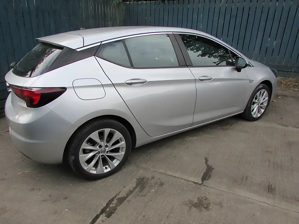 Used 2017 Vauxhall Astra Design Silver - Interior and Exterior details 8
