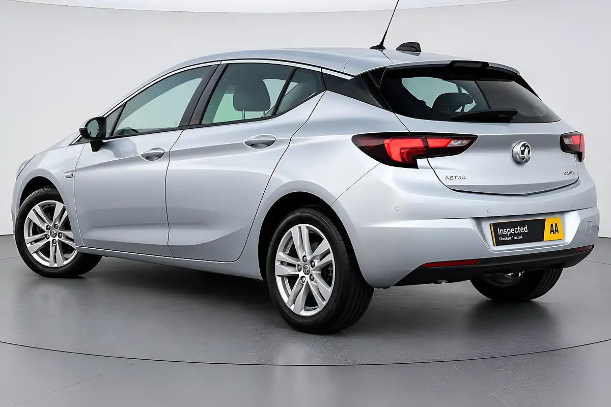 Used 2017 Vauxhall Astra Design Silver - Interior and Exterior details 11