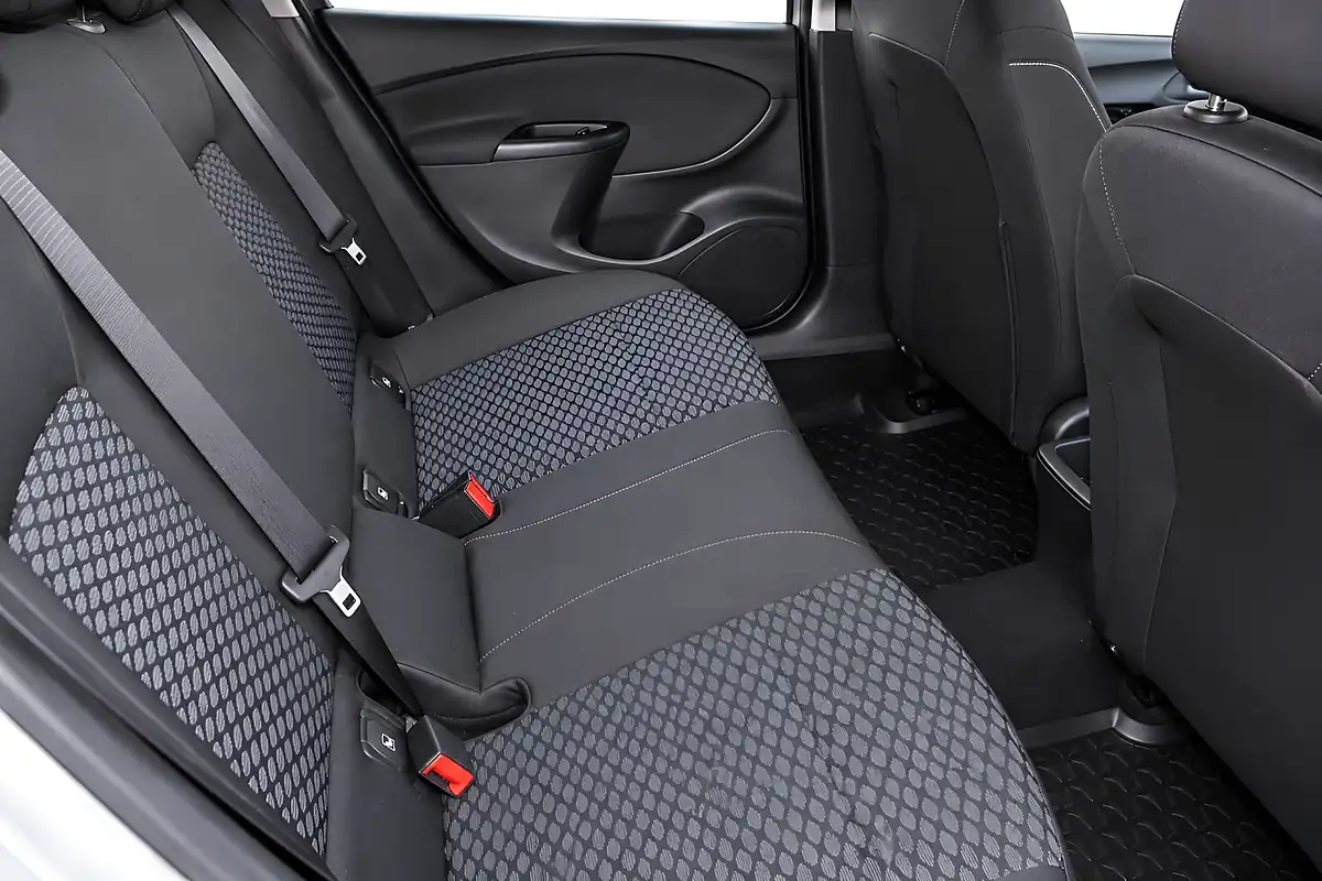 Used 2017 Vauxhall Astra Design Silver - Interior and Exterior details 16