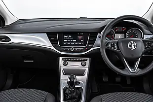 Used 2017 Vauxhall Astra Design Silver - Interior and Exterior details 17