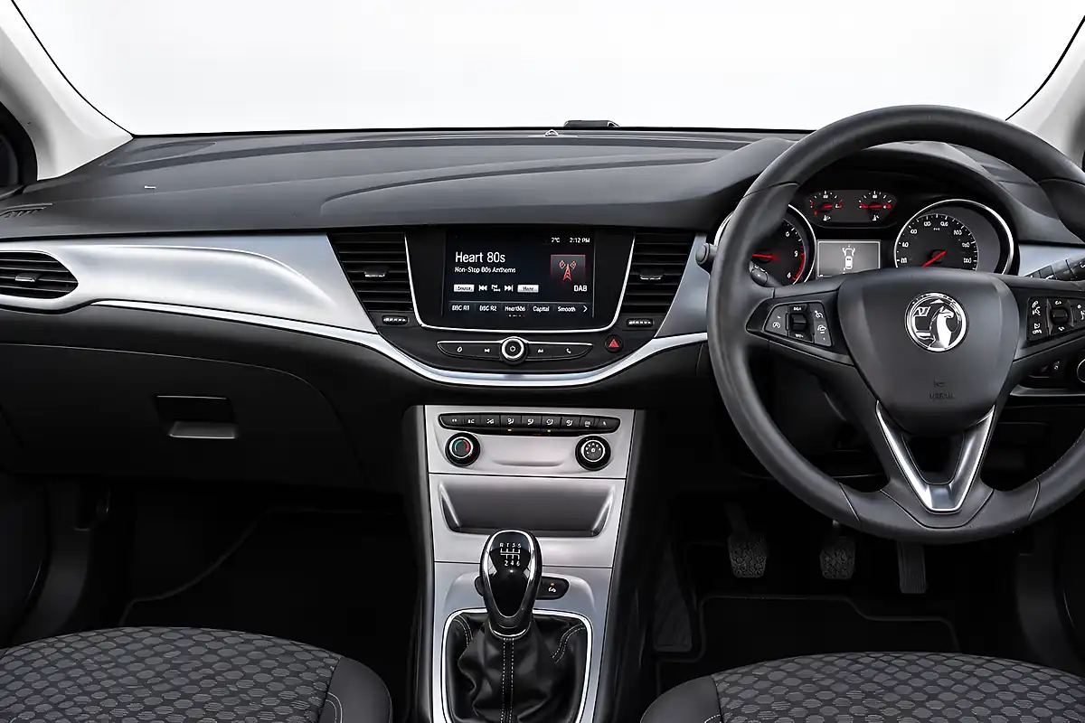 Used 2017 Vauxhall Astra Design Silver - Interior and Exterior details 17