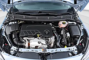 Used 2017 Vauxhall Astra Design Silver - Interior and Exterior details 4