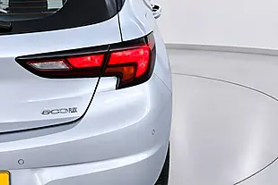 Used 2017 Vauxhall Astra Design Silver - Interior and Exterior details 9