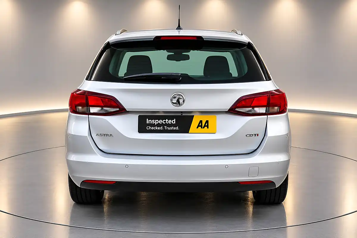 Used 2017 Vauxhall Astra Design Silver - Interior and Exterior details 10