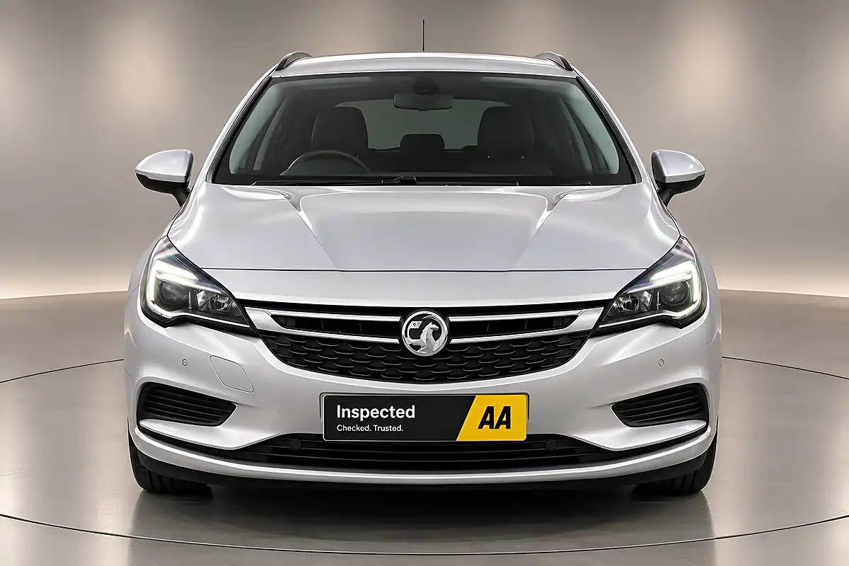 Used 2017 Vauxhall Astra Design Silver - Interior and Exterior details 11